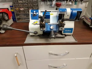 Car key cutting machine for replacement vehicle keys